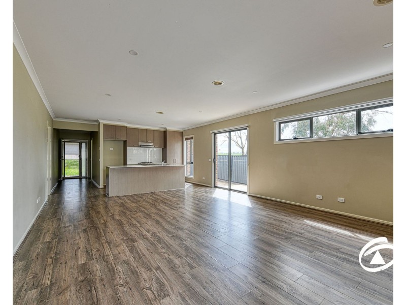 40 Bonneville Parade, Pakenham VIC 3810