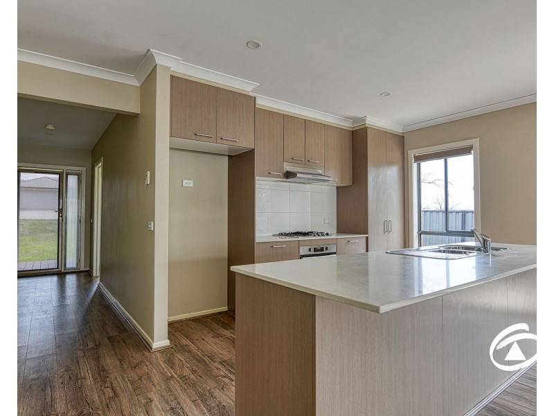 40 Bonneville Parade, Pakenham VIC 3810