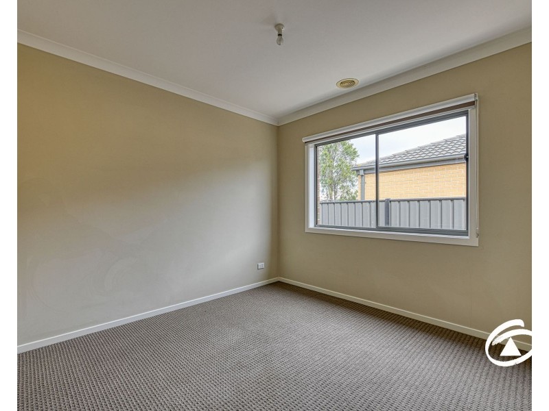 40 Bonneville Parade, Pakenham VIC 3810