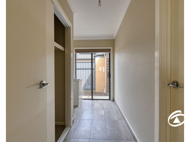 40 Bonneville Parade, Pakenham VIC 3810