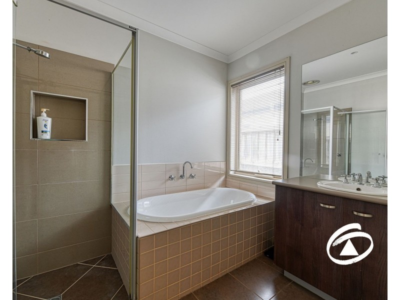 7 Mikasa Place, Pakenham VIC 3810