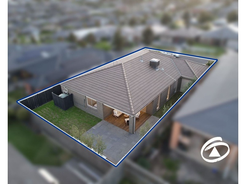 16 Summit Drive, Pakenham VIC 3810
