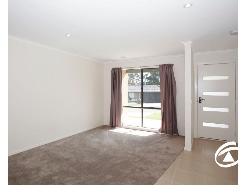 7 Doonie Way, Pakenham VIC 3810