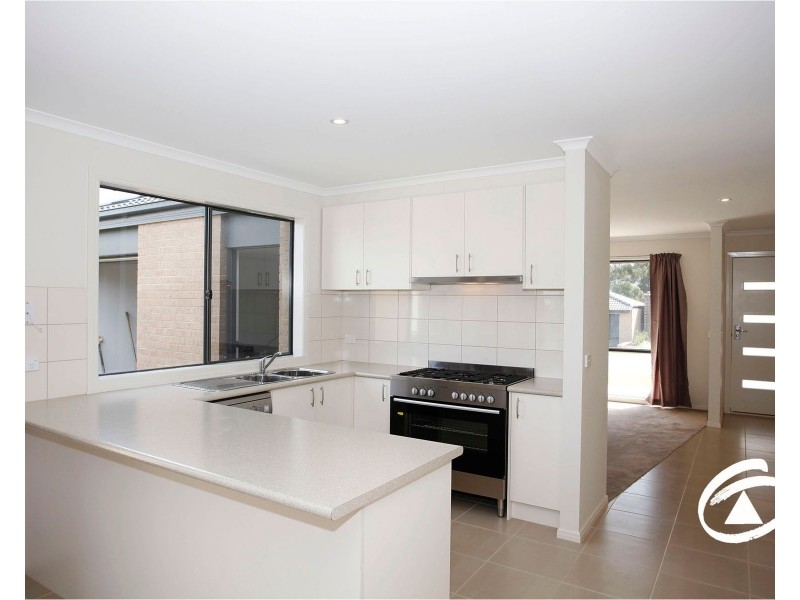 7 Doonie Way, Pakenham VIC 3810