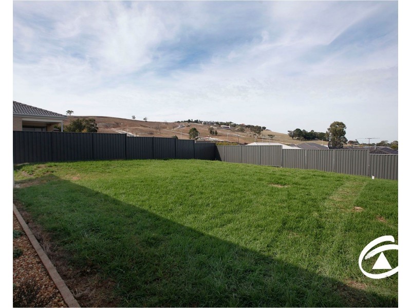 7 Doonie Way, Pakenham VIC 3810