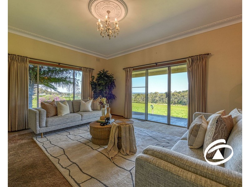337 Railway Avenue, Garfield VIC 3814