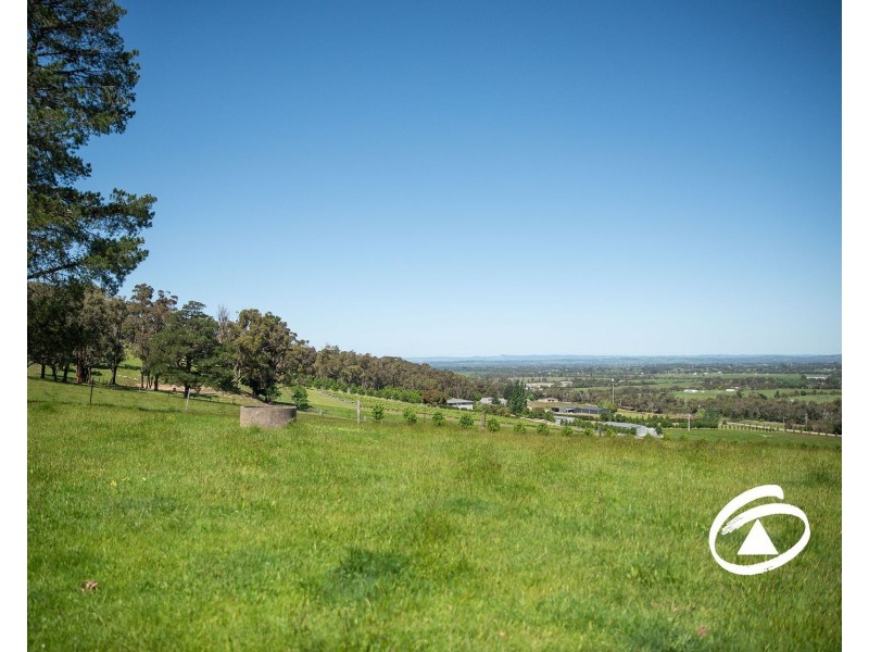 337 Railway Avenue, Garfield VIC 3814