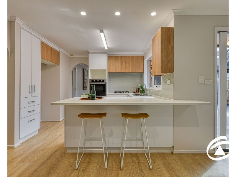 68 Lake View Drive, Narre Warren South VIC 3805