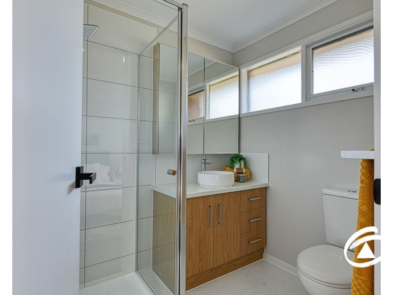 68 Lake View Drive, Narre Warren South VIC 3805