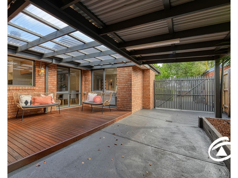 68 Lake View Drive, Narre Warren South VIC 3805