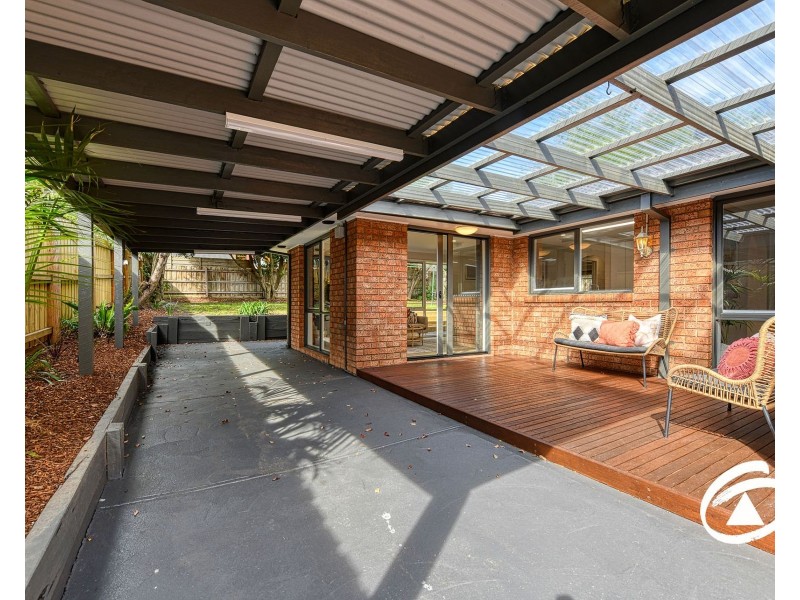 68 Lake View Drive, Narre Warren South VIC 3805