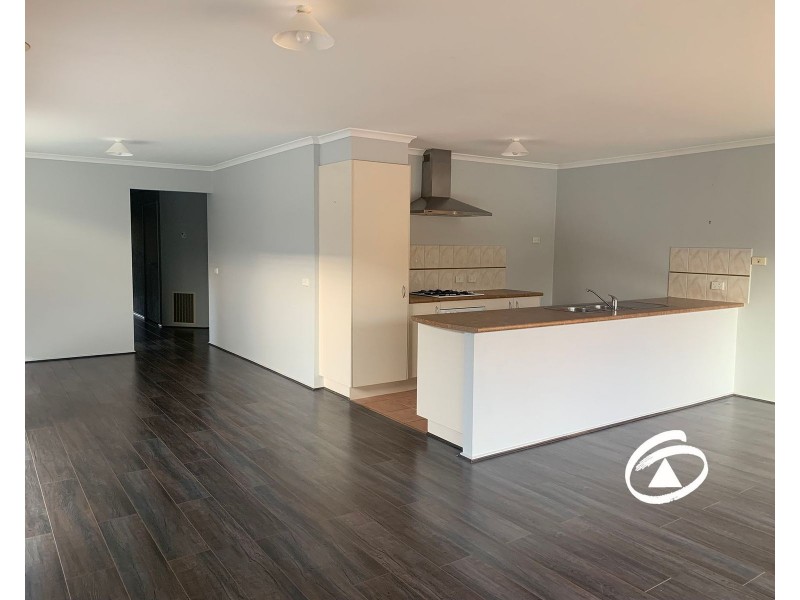 13 Spring Circuit, Pakenham VIC 3810