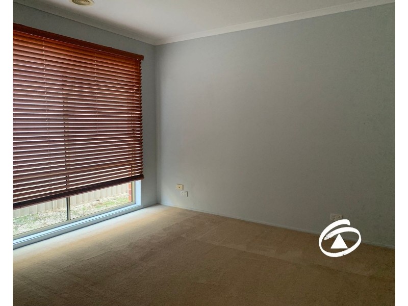 13 Spring Circuit, Pakenham VIC 3810