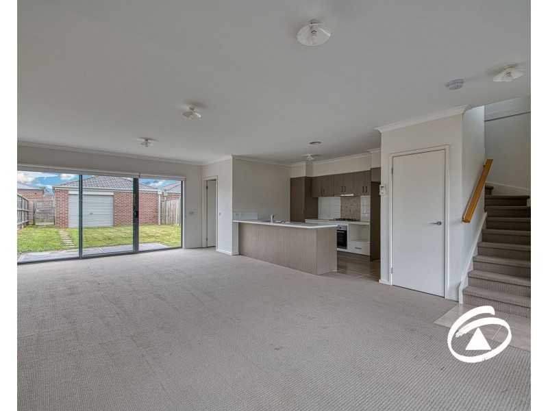 10 Jade Walk, Officer VIC 3809