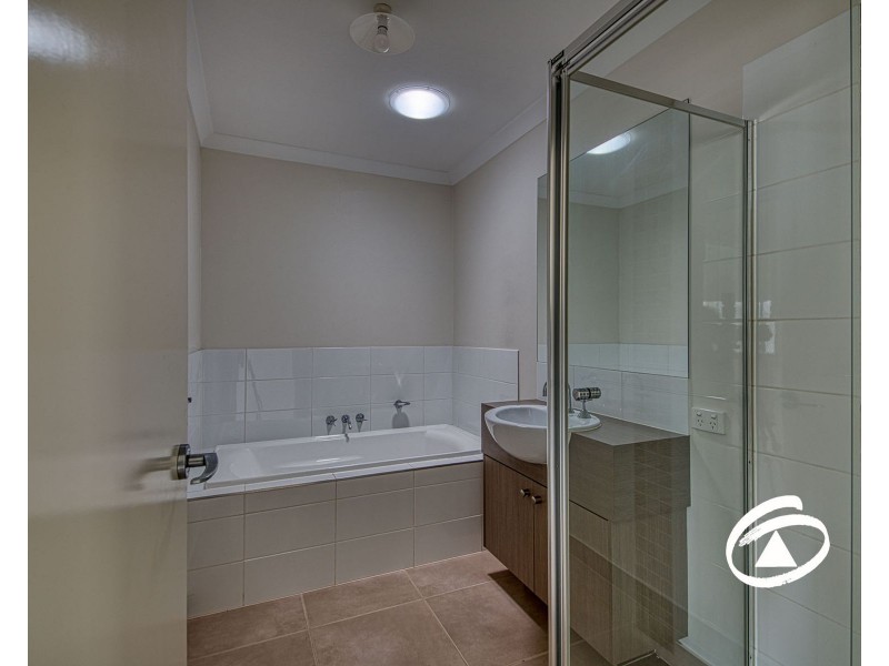 10 Jade Walk, Officer VIC 3809