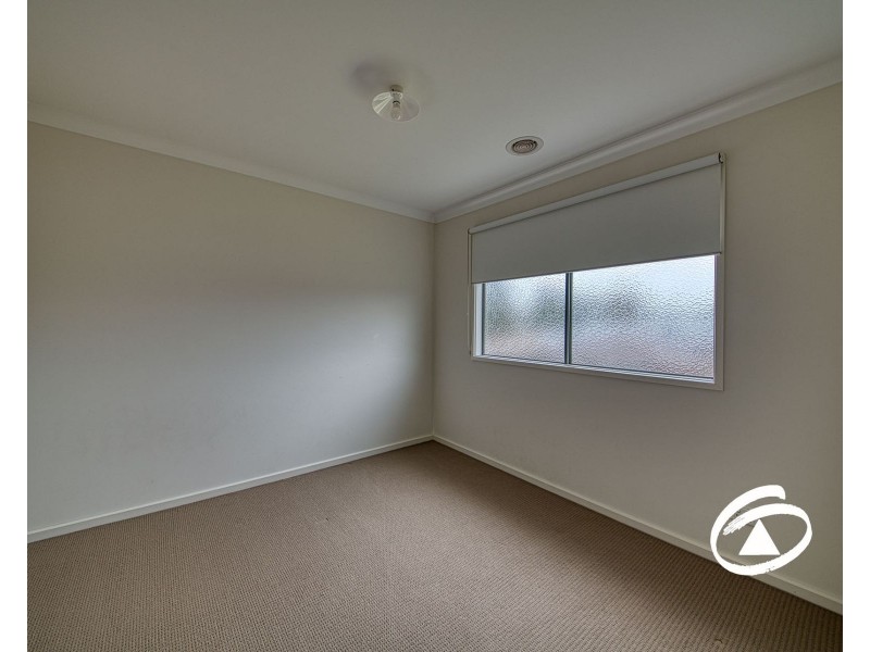 10 Jade Walk, Officer VIC 3809