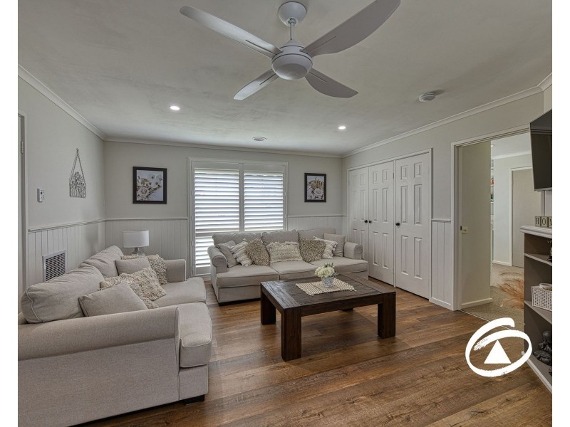 73 Eagle Drive, Pakenham VIC 3810