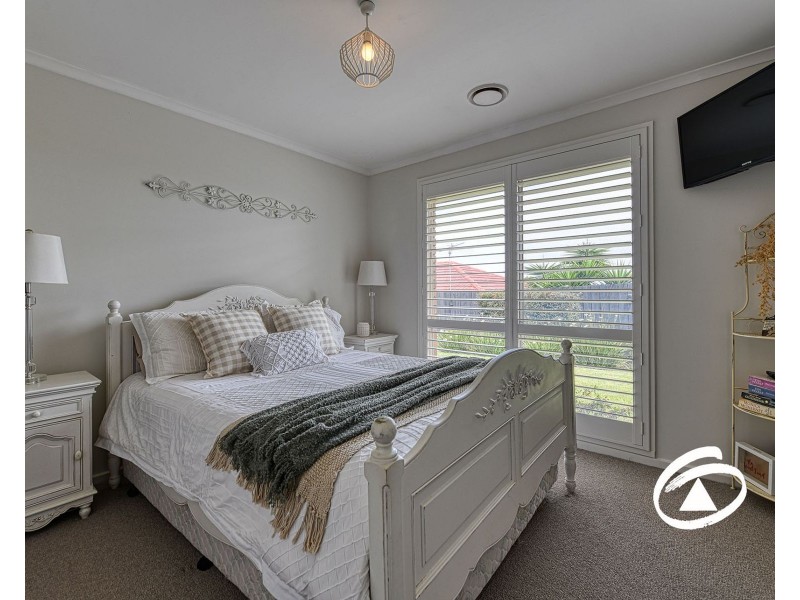 73 Eagle Drive, Pakenham VIC 3810