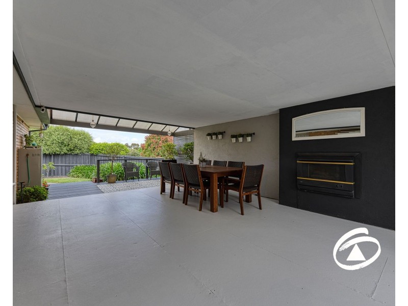 73 Eagle Drive, Pakenham VIC 3810