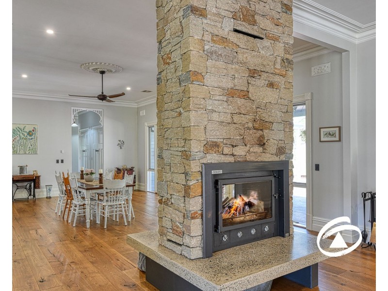 945 Toomuc Valley Road, Pakenham Upper VIC 3810