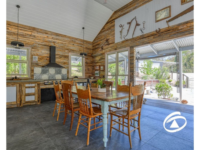 945 Toomuc Valley Road, Pakenham Upper VIC 3810