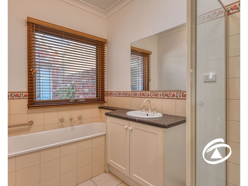 2/1 Malouf Court, Pakenham VIC 3810