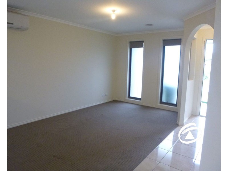 1 Doonie Way, Pakenham VIC 3810