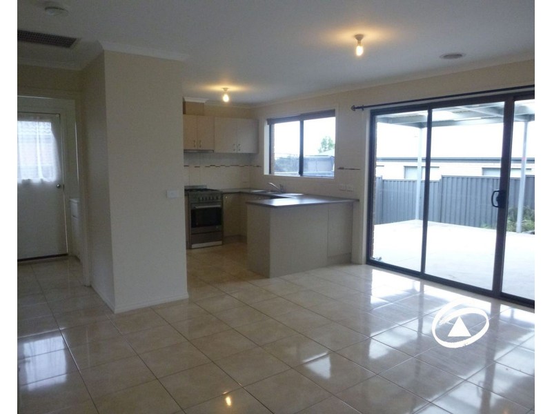 1 Doonie Way, Pakenham VIC 3810