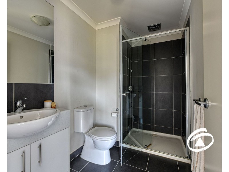 106/4 Pacific Promenade, Pakenham VIC 3810