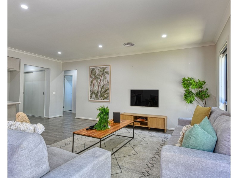 8 Statesman Close, Beaconsfield VIC 3807