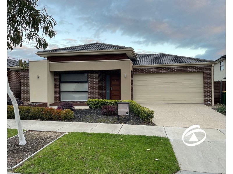 4 Faulkner Drive, Officer VIC 3809