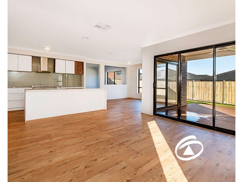 4 Faulkner Drive, Officer VIC 3809