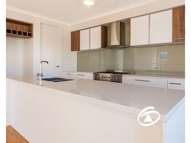 4 Faulkner Drive, Officer VIC 3809