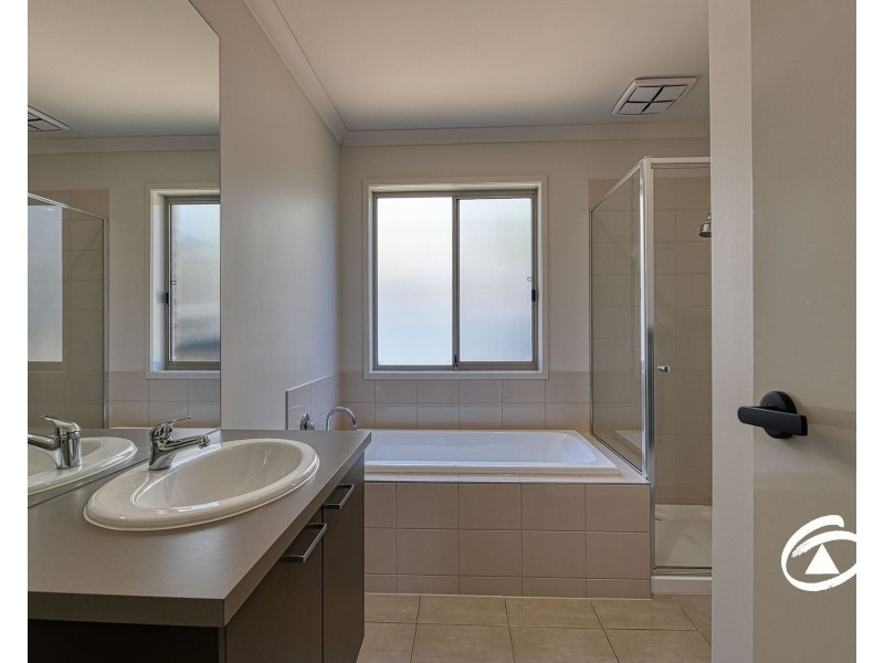 30 Tahoe Circuit, Pakenham VIC 3810