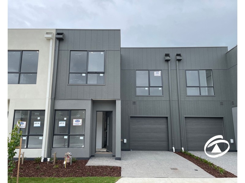 11 Limestone Drive, Berwick VIC 3806