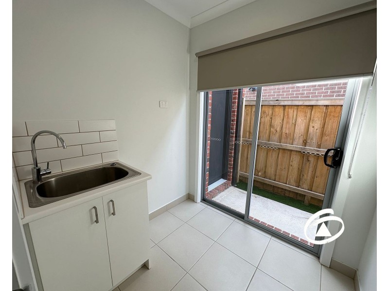 14 Kenana Street, Clyde North VIC 3978