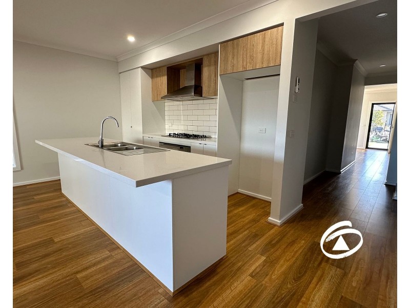 14 Kenana Street, Clyde North VIC 3978