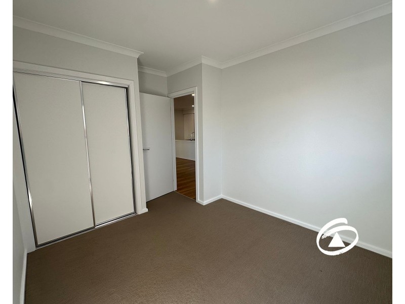 14 Kenana Street, Clyde North VIC 3978