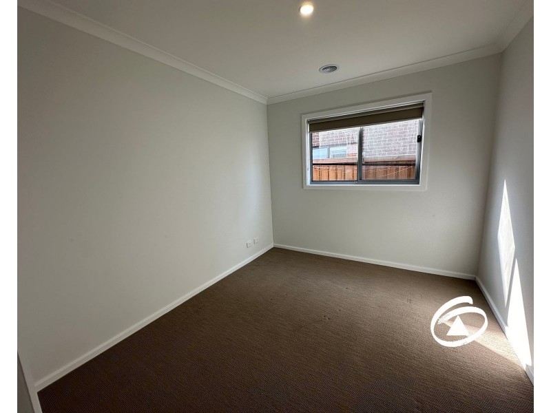 14 Kenana Street, Clyde North VIC 3978