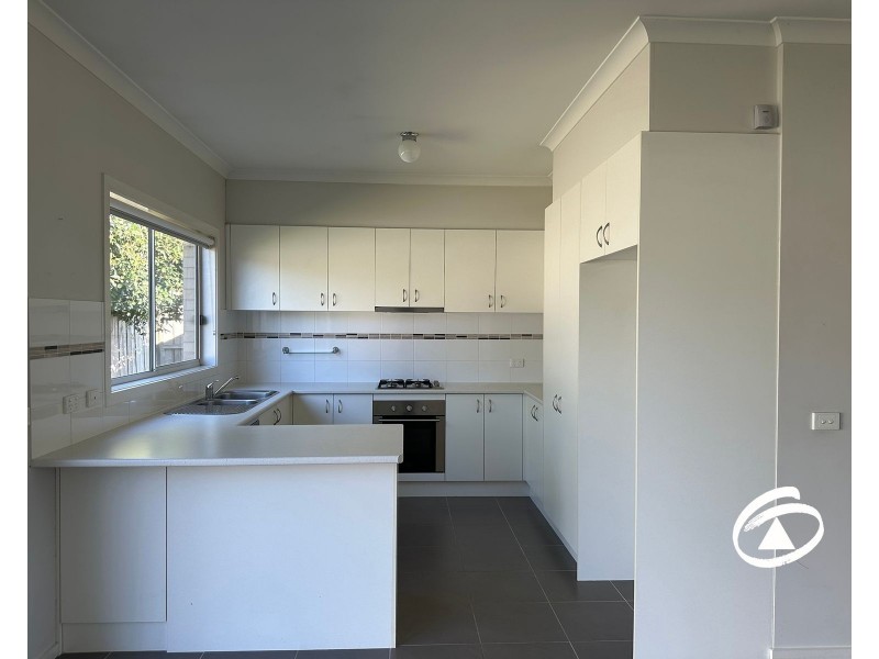 96 Cook Street, Drouin VIC 3818