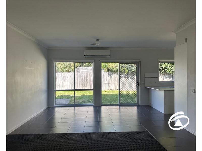 96 Cook Street, Drouin VIC 3818