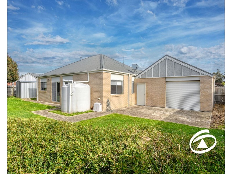 96 Cook Street, Drouin VIC 3818