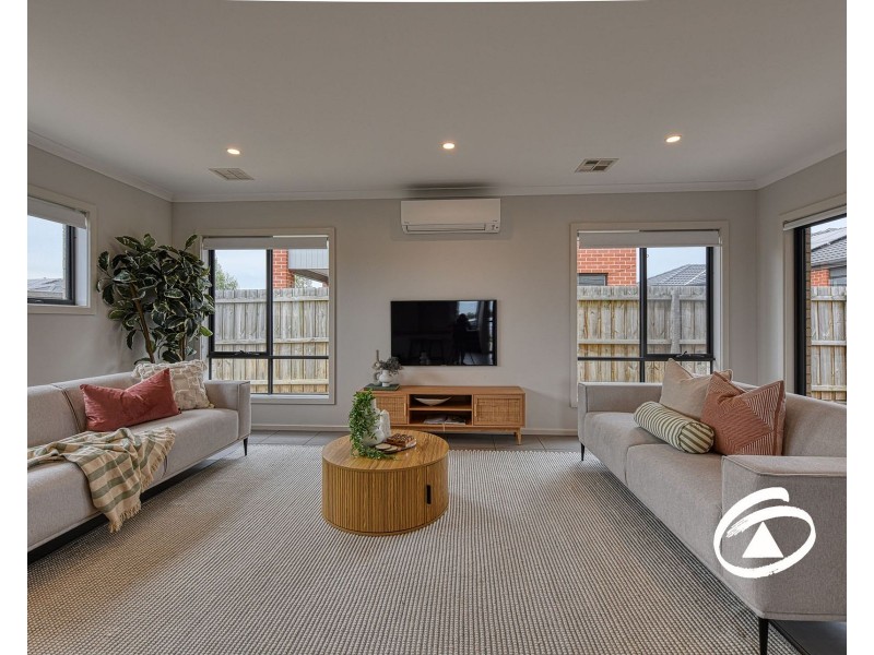 22 Bronnie Street, Clyde North VIC 3978