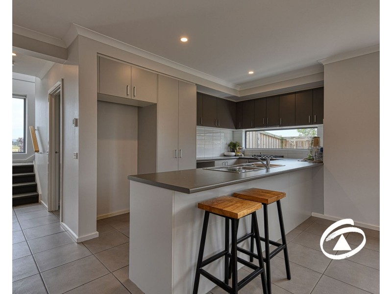 22 Bronnie Street, Clyde North VIC 3978