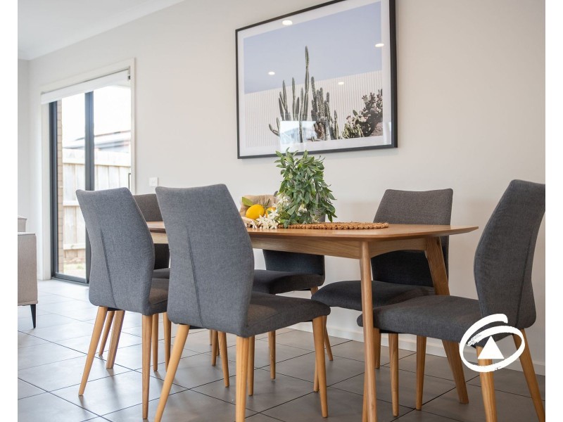 22 Bronnie Street, Clyde North VIC 3978