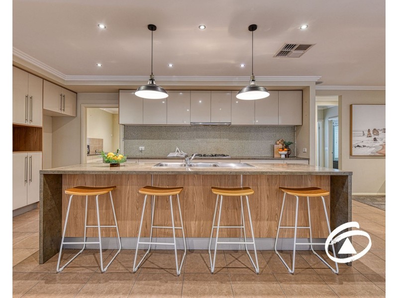 13 Bonneville Parade, Pakenham VIC 3810