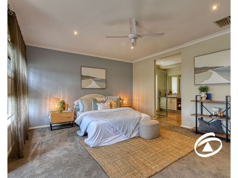 13 Bonneville Parade, Pakenham VIC 3810