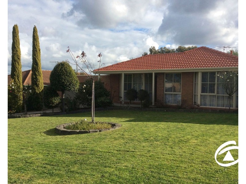 5 Emily Close, Pakenham VIC 3810