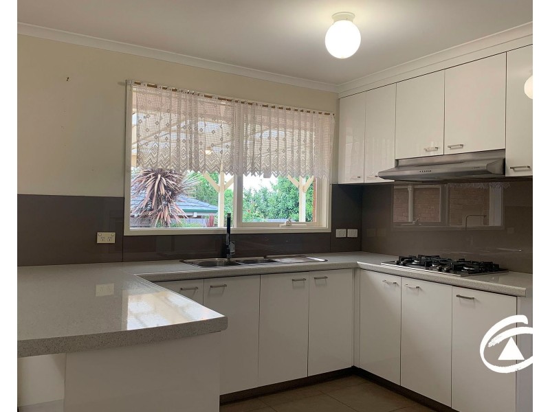 5 Emily Close, Pakenham VIC 3810