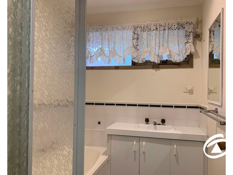 5 Emily Close, Pakenham VIC 3810